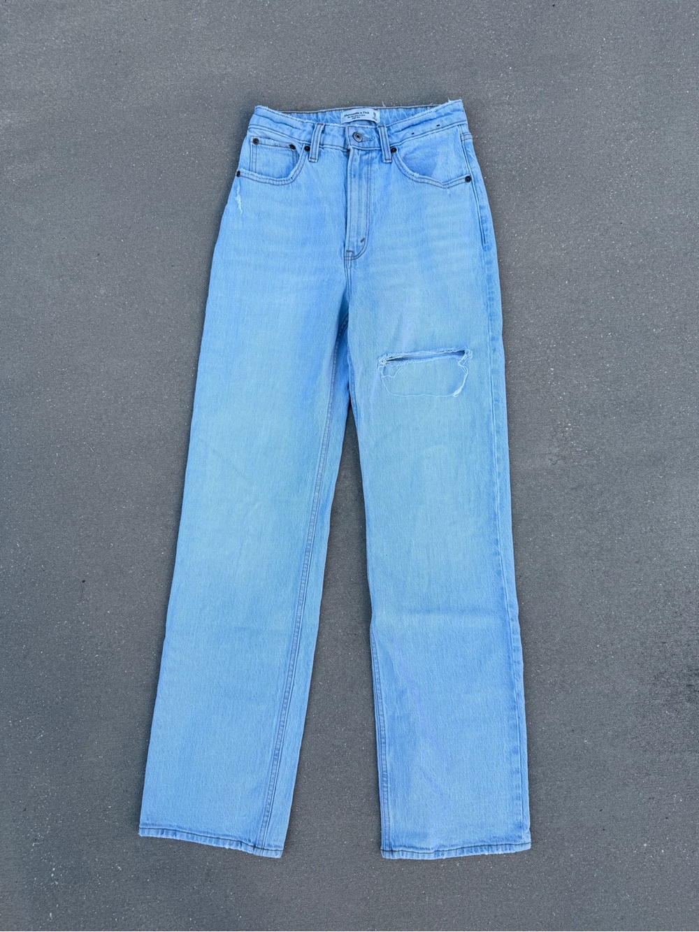 Abercrombie & Fitch Curve Love The '90s Relaxed Jean High Rise size 26 / 2